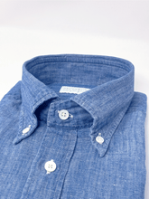 Carica l'immagine nel visualizzatore di Gallery, Camicia Denim Misto Lino Stone Washed Collo Button-down