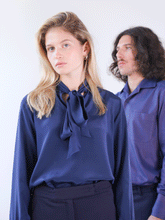 Carica l'immagine nel visualizzatore di Gallery, Camicia Donna Evelyne Seta Blu