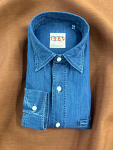 Carica l'immagine nel visualizzatore di Gallery, Camicia AYRTON Denim Mid-Wash 1969

